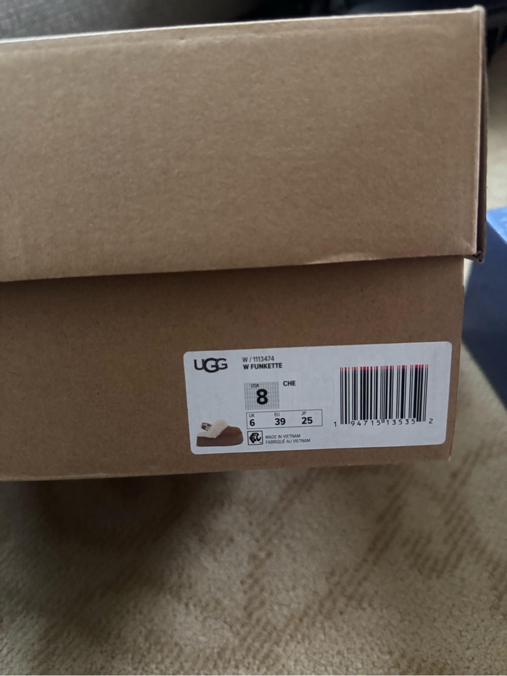 NWT UGG Women’s Chestnut Suede Funkette Slipper with Cream Shearling - Picture 4 of 4